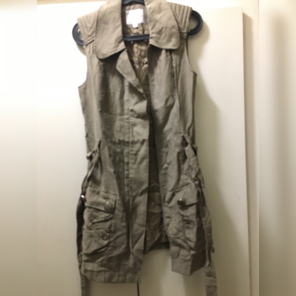 Women sleevless knee jacket